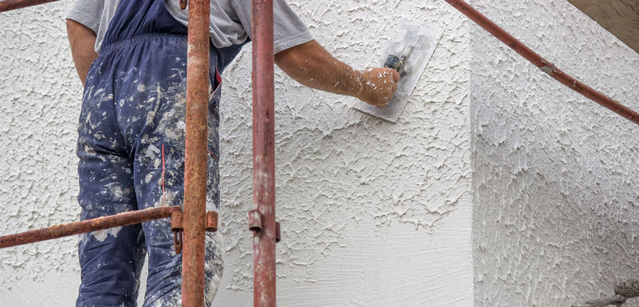 Enduit de façade : types, finitions et conseils de pose