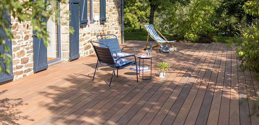 Terrasse bois sur plots béton