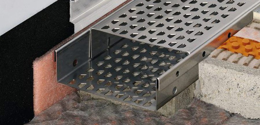 Caniveaux : choix et installation pour une gestion efficace des eaux pluviales