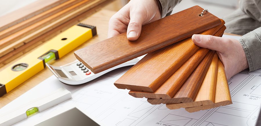Quels rôles jouent les plinthes dans l'aménagement intérieur ?