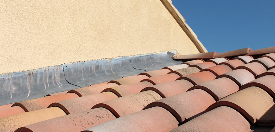 Solin de toit : réussir l'étanchéité de sa toiture