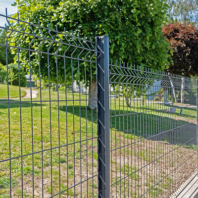 Clôture extérieure et grillage pour jardins et terrains