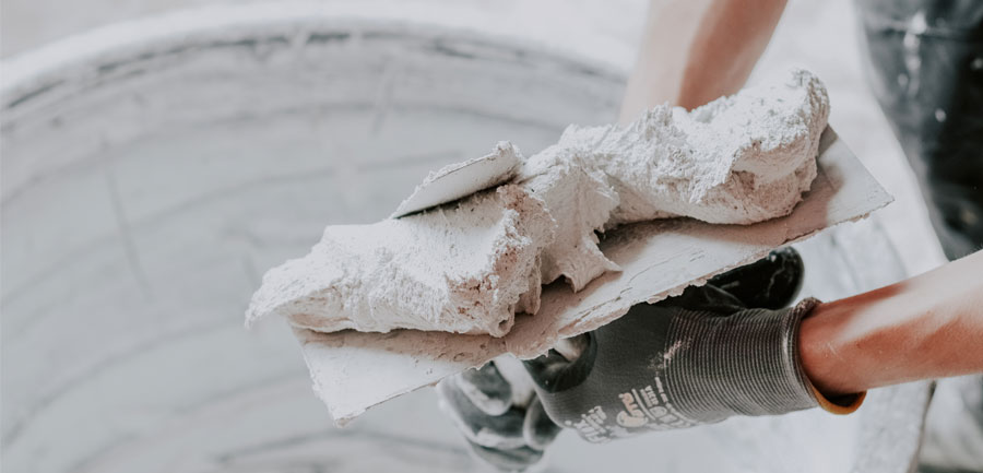 Enduit de façade : types, finitions et conseils de pose