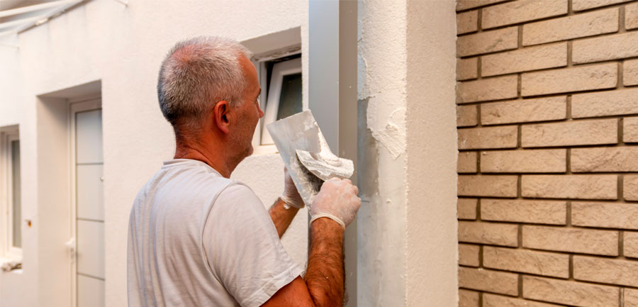 Enduit de façade : types, finitions et conseils de pose