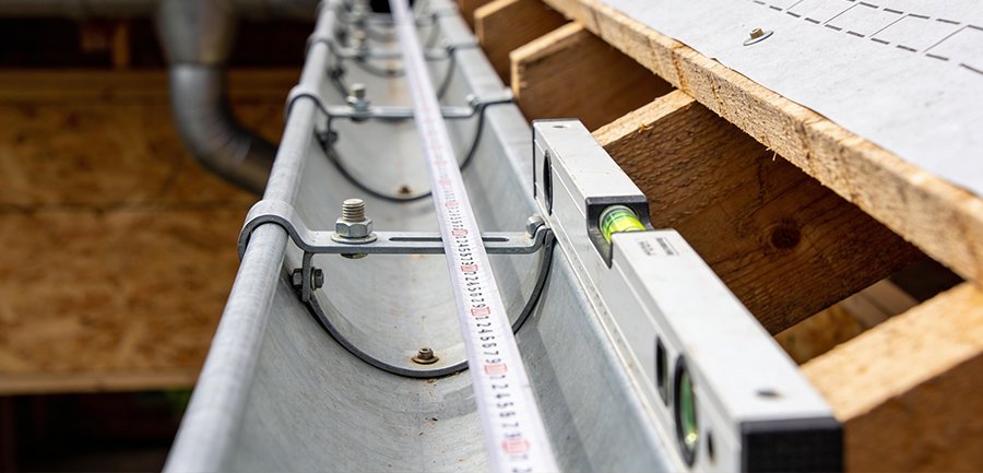 Gouttière zinc ou gouttière PVC