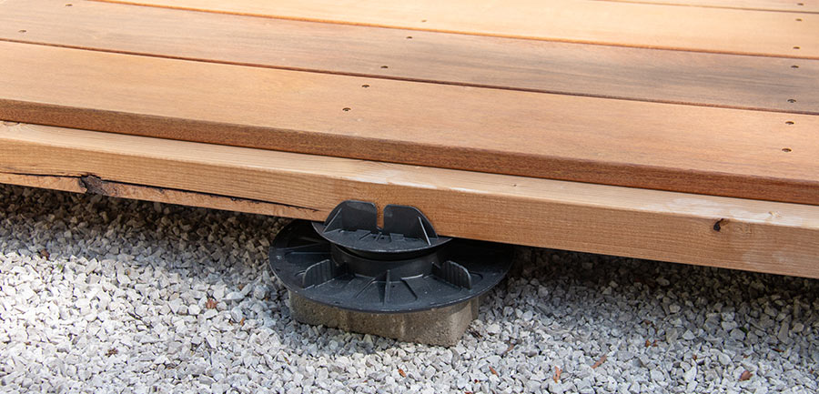 Les avantages d'une terrasse sur plots