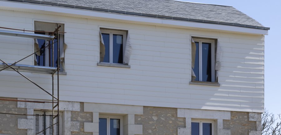 Fixer le bardage PVC étape par étape